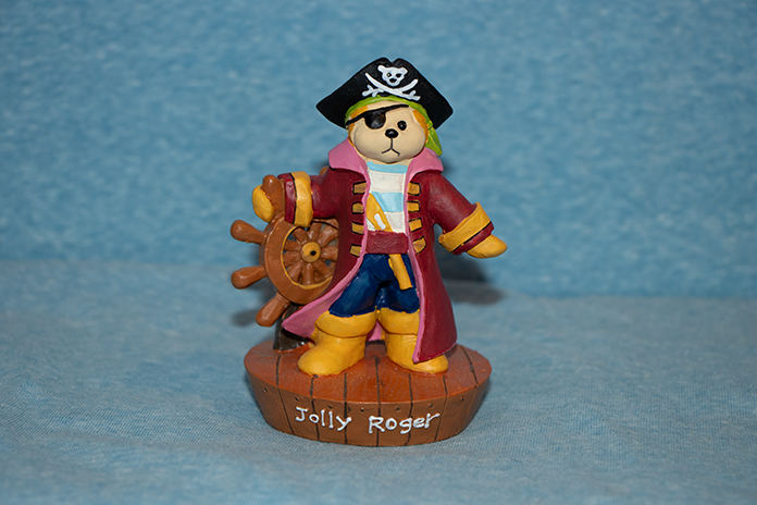 Jolly Roger Figurine by Skansen BKF016 Unsold New Stock